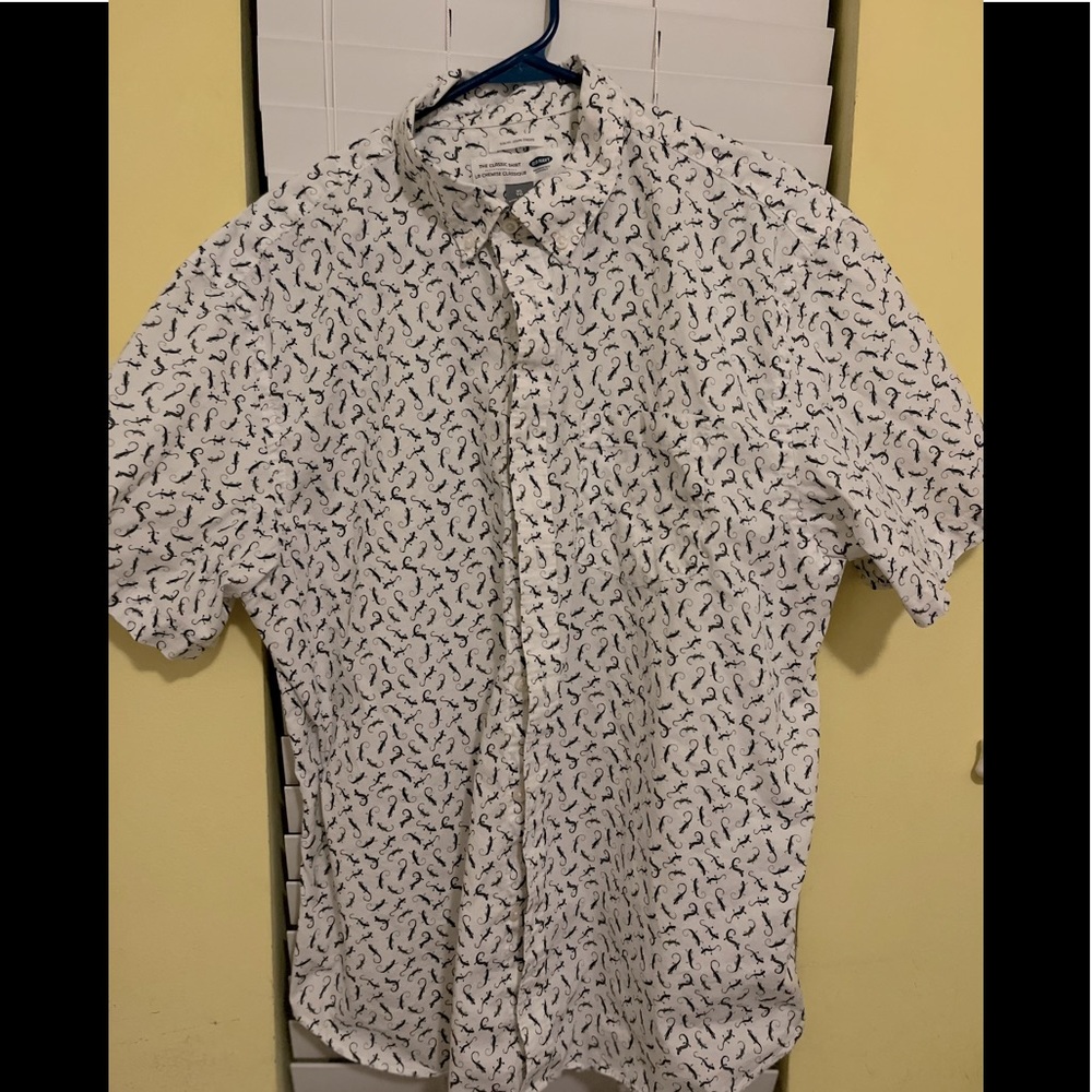 Old Navy classic short sleeved classic shirt size XL